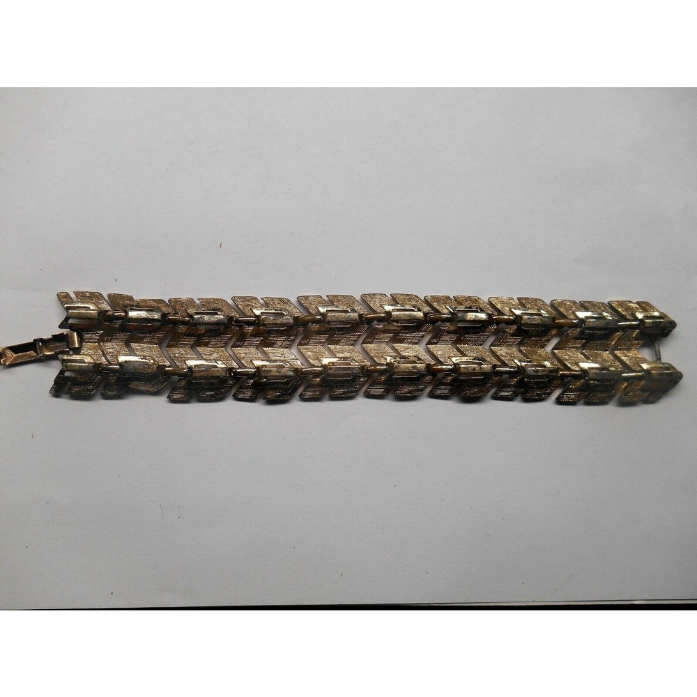 Vintage Signed Lisner Mid Century Brushed Gold Tone Chunky Bracelet